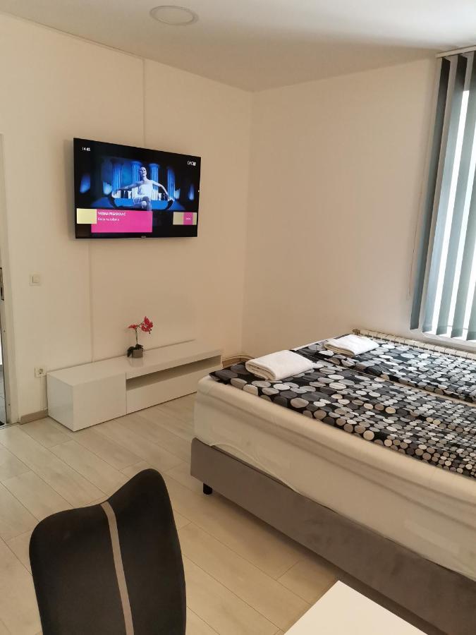 Apartments Petrova170 ザグレブ エクステリア 写真
